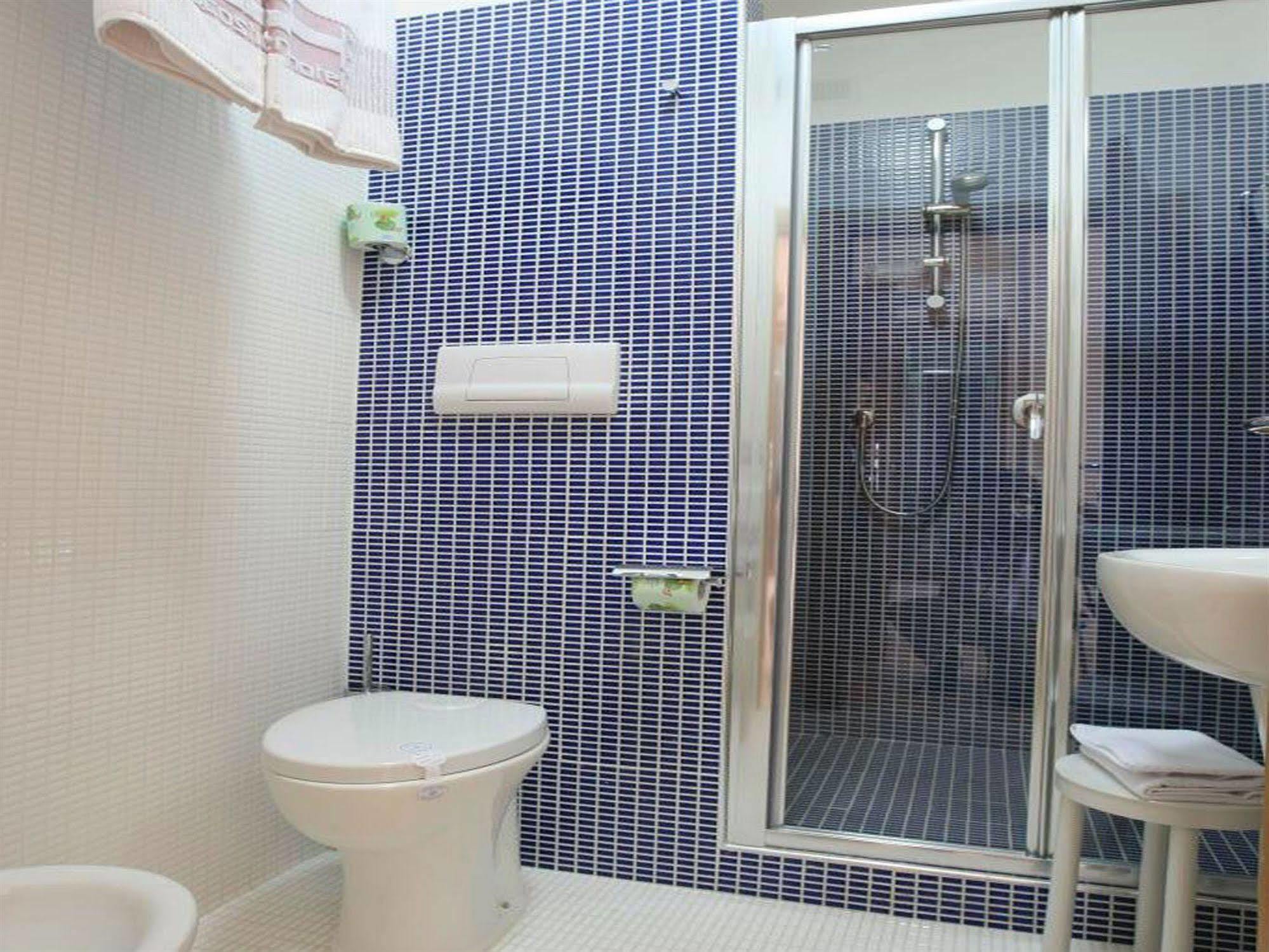 La Costiera Hotel Varcaturo Buitenkant foto